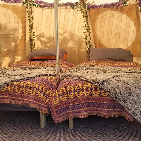 Glamping In Роскошный шатер